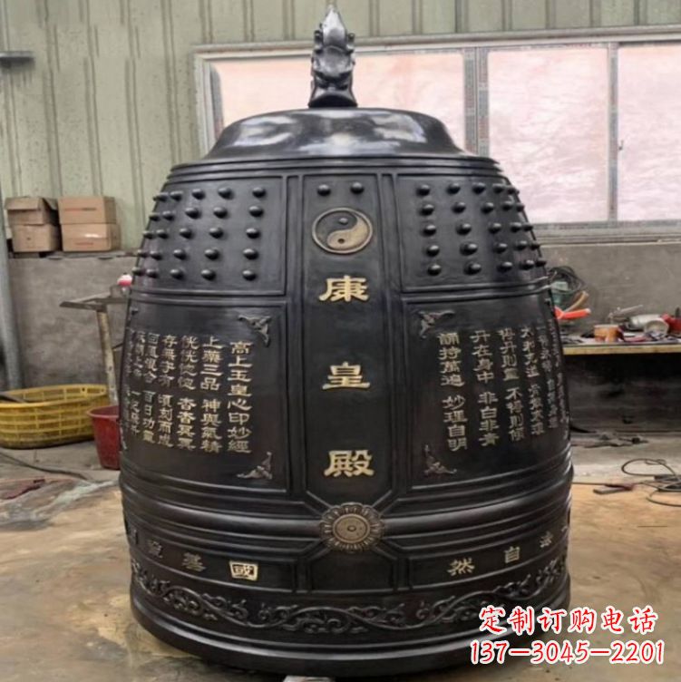 苏州寺庙铜雕挂钟
