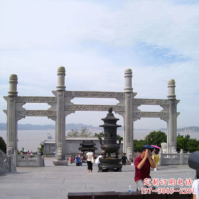 苏州寺院冲天式石雕牌坊