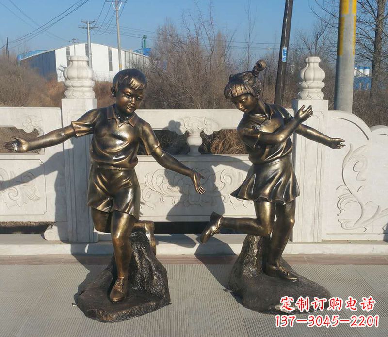 苏州踢毽子的儿童铜雕