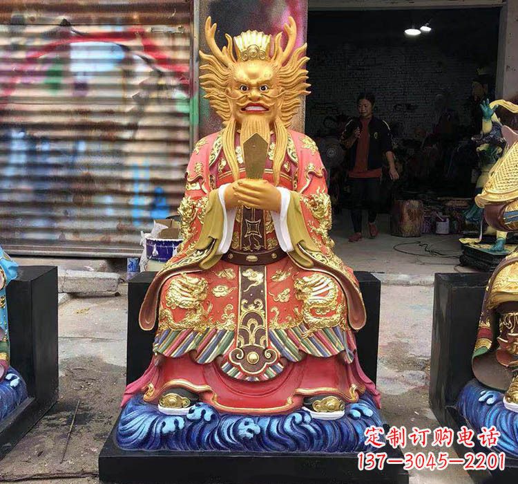 苏州铜雕彩绘坐式龙王