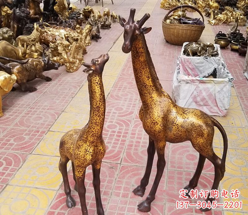 苏州铜雕长颈鹿