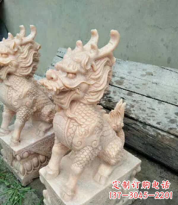 苏州晚霞红石雕麒麟