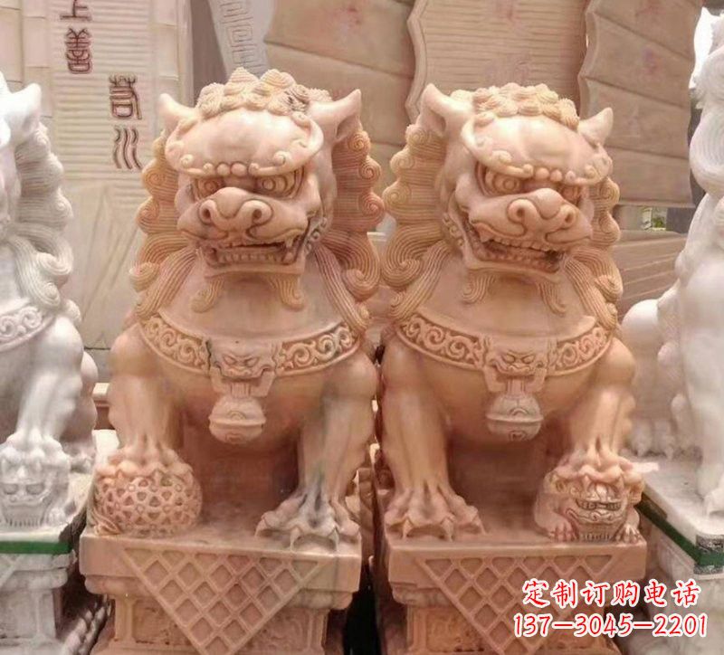 苏州晚霞红石雕狮子